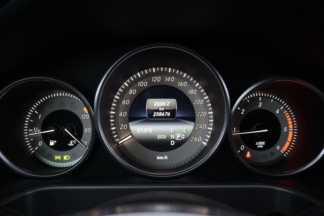 MERCEDES-BENZ E 2013