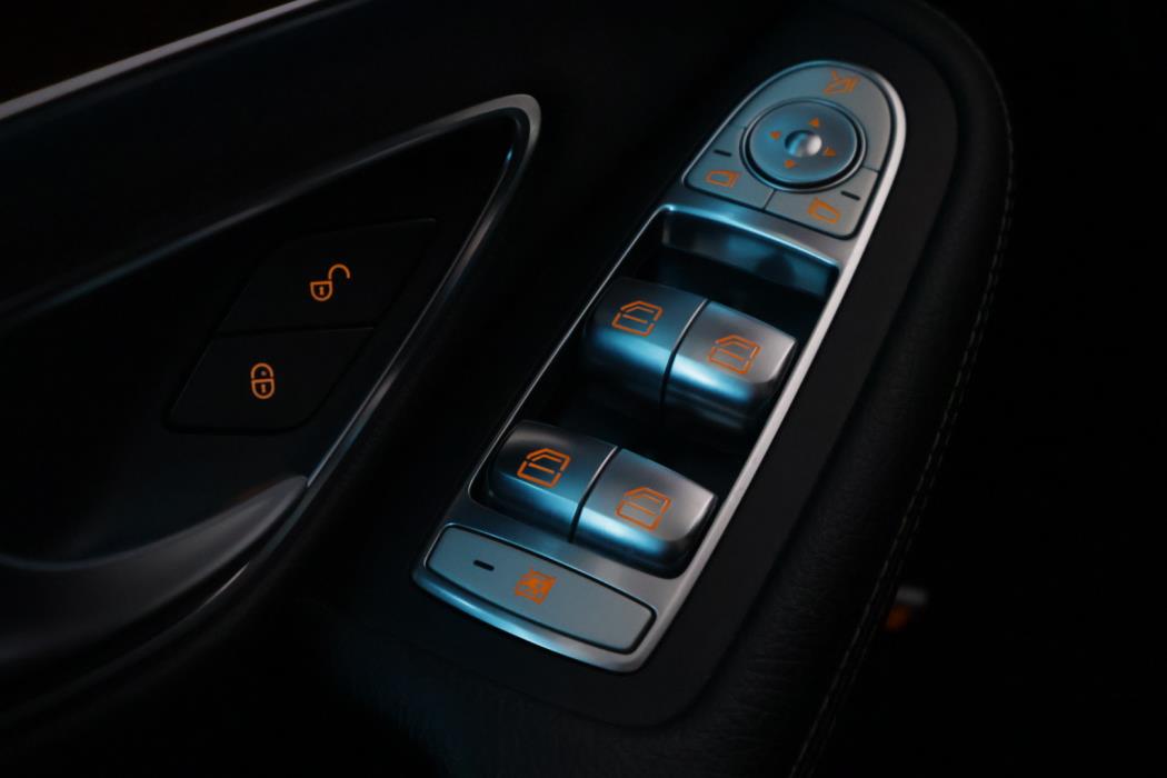 MERCEDES-BENZ C 2016