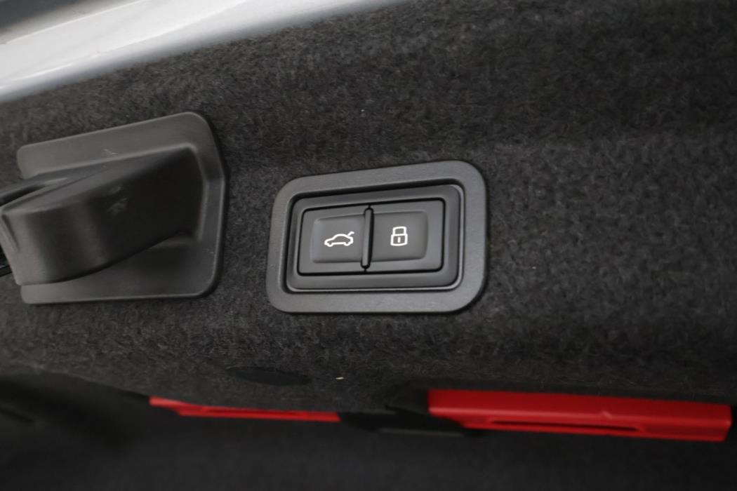 AUDI A6 2021