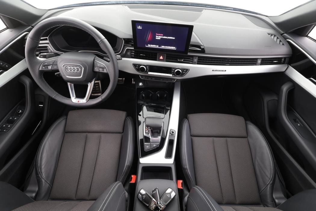 AUDI A4 2022