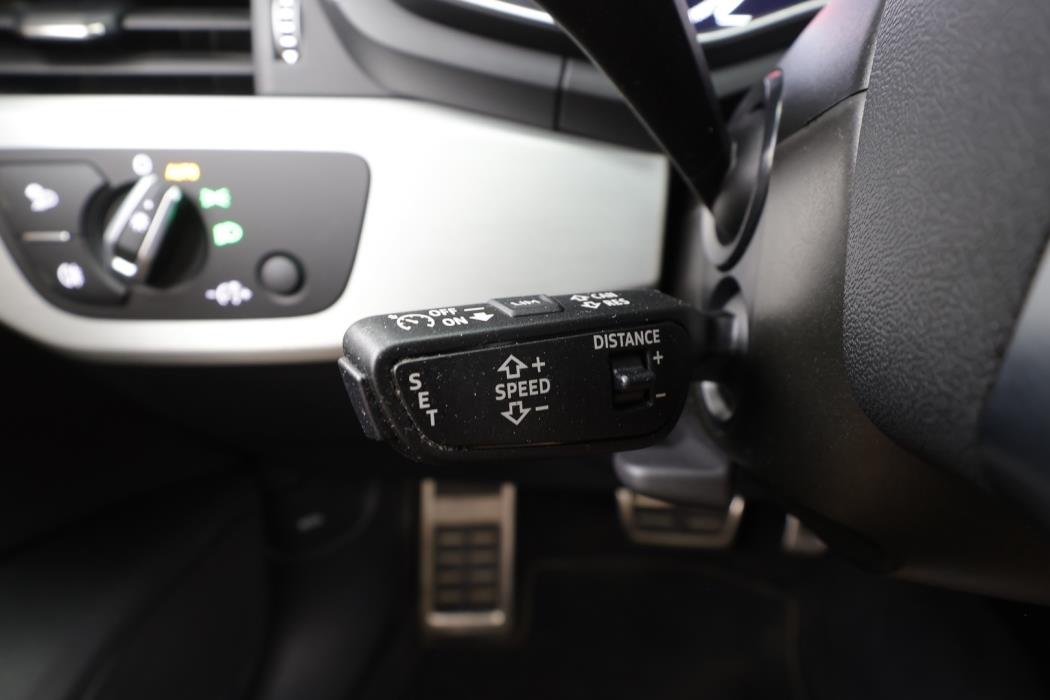 AUDI A4 2022