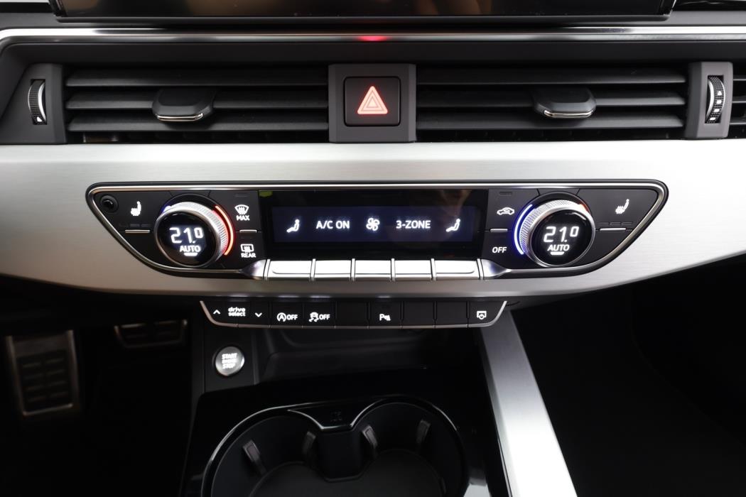 AUDI A4 2022