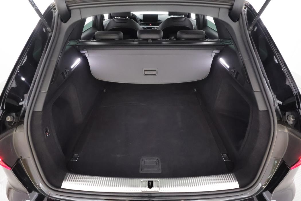 AUDI A4 2022