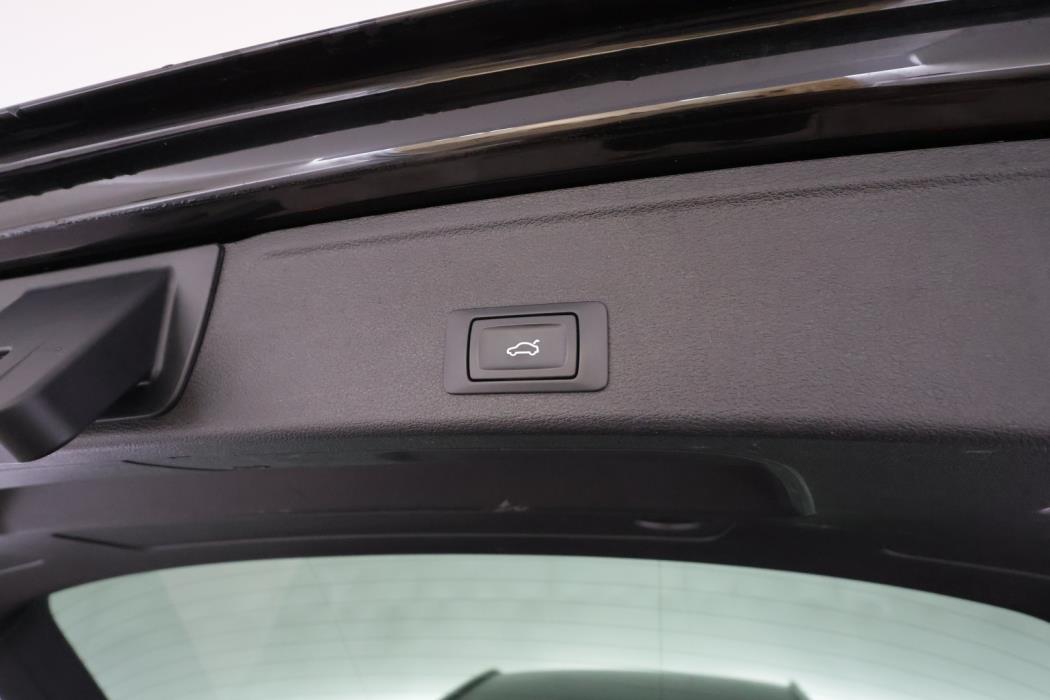 AUDI A4 2022
