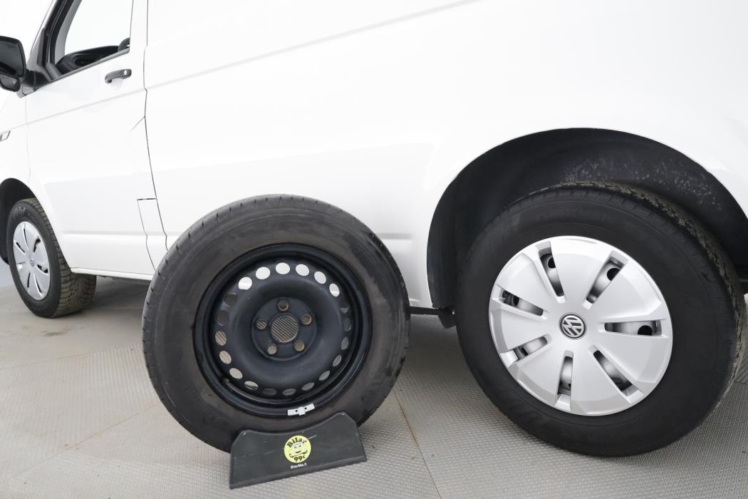 VOLKSWAGEN Transporter 2024