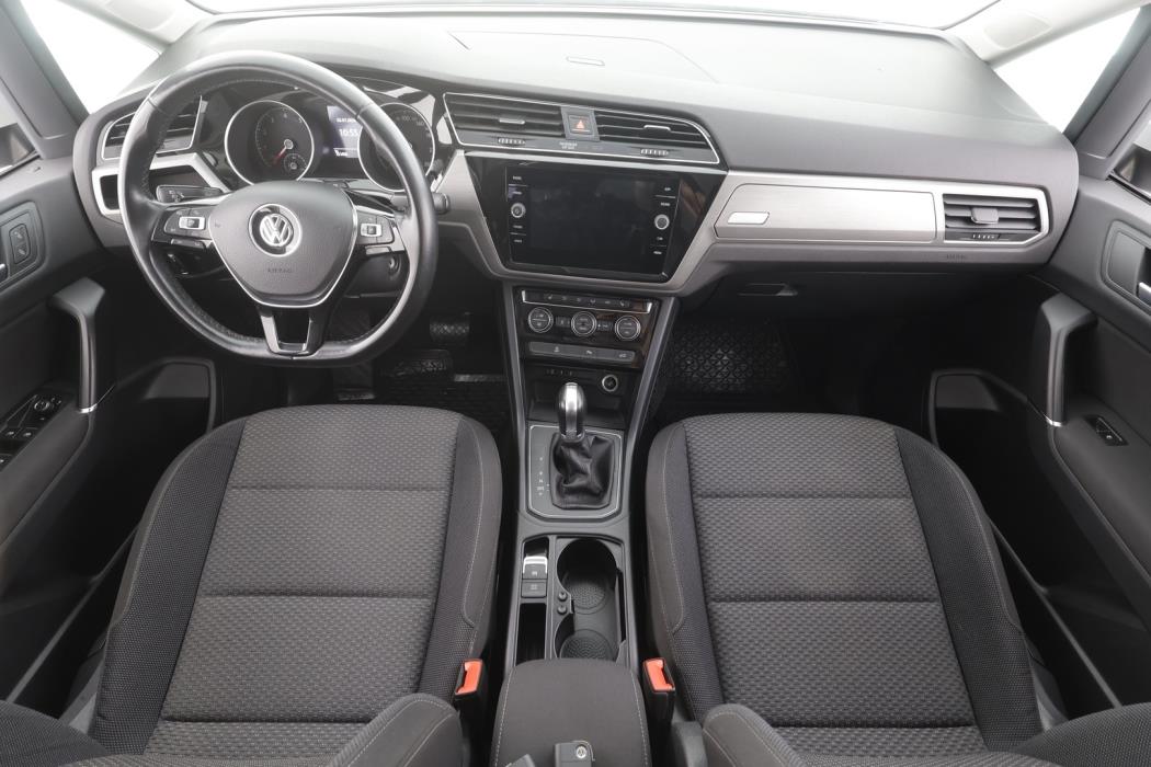 VOLKSWAGEN Touran 2018