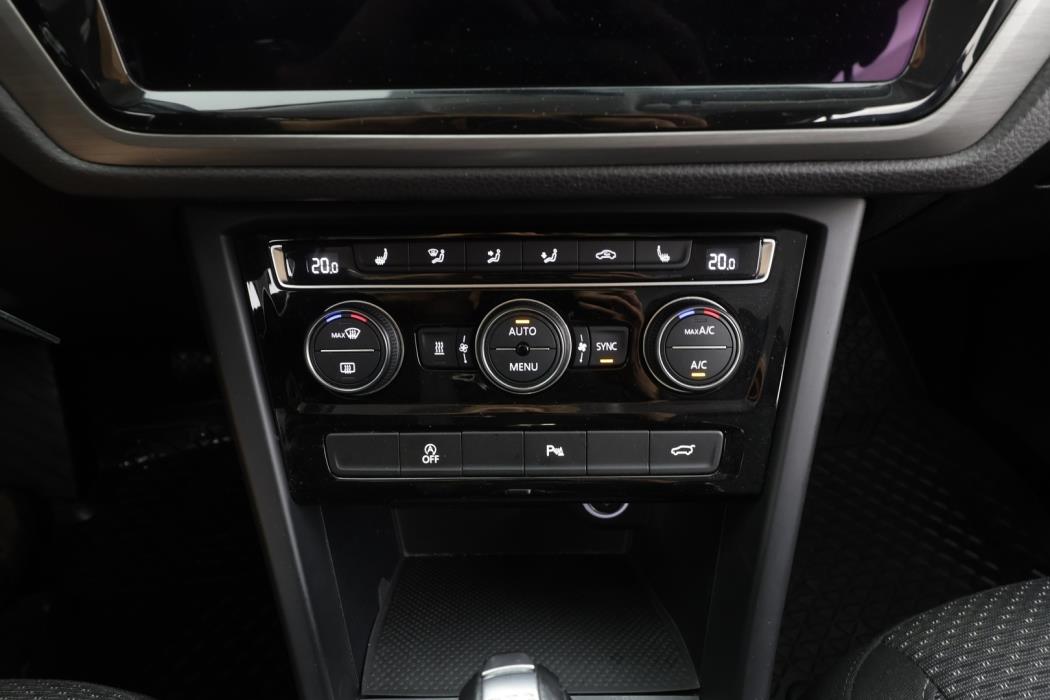 VOLKSWAGEN Touran 2018