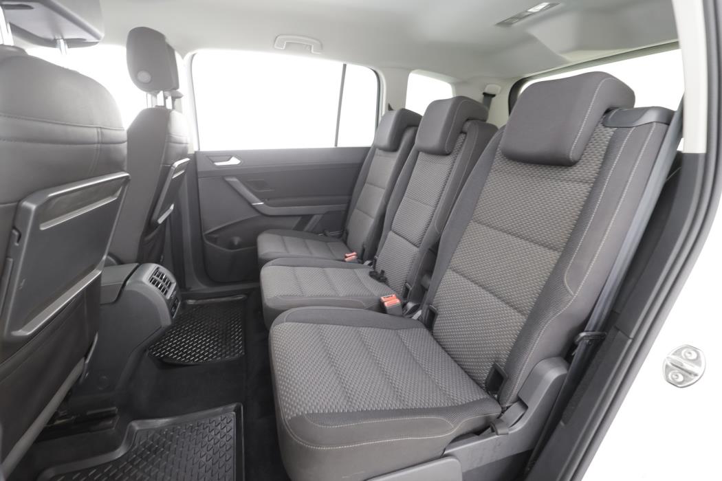 VOLKSWAGEN Touran 2018