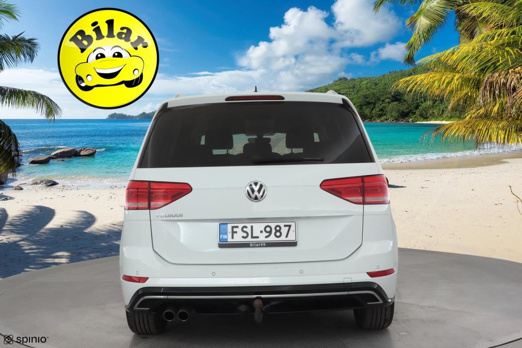 VOLKSWAGEN Touran 2018