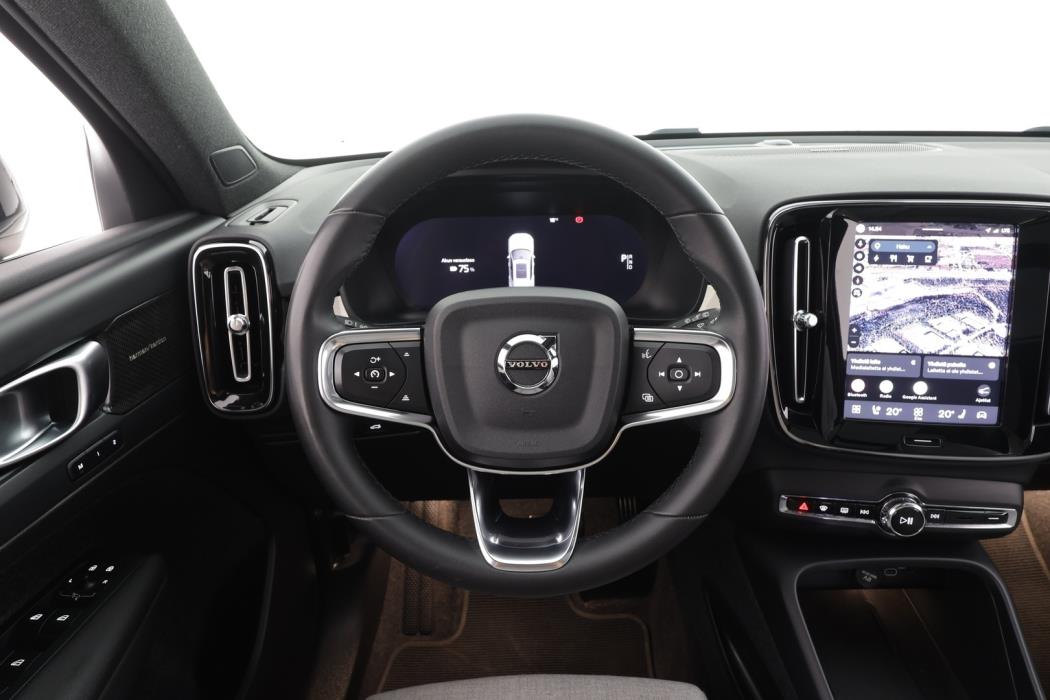 VOLVO XC40 2023
