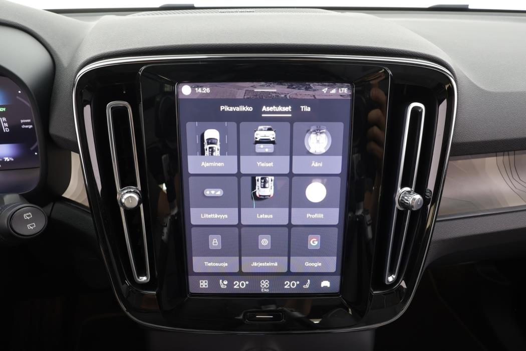 VOLVO XC40 2023