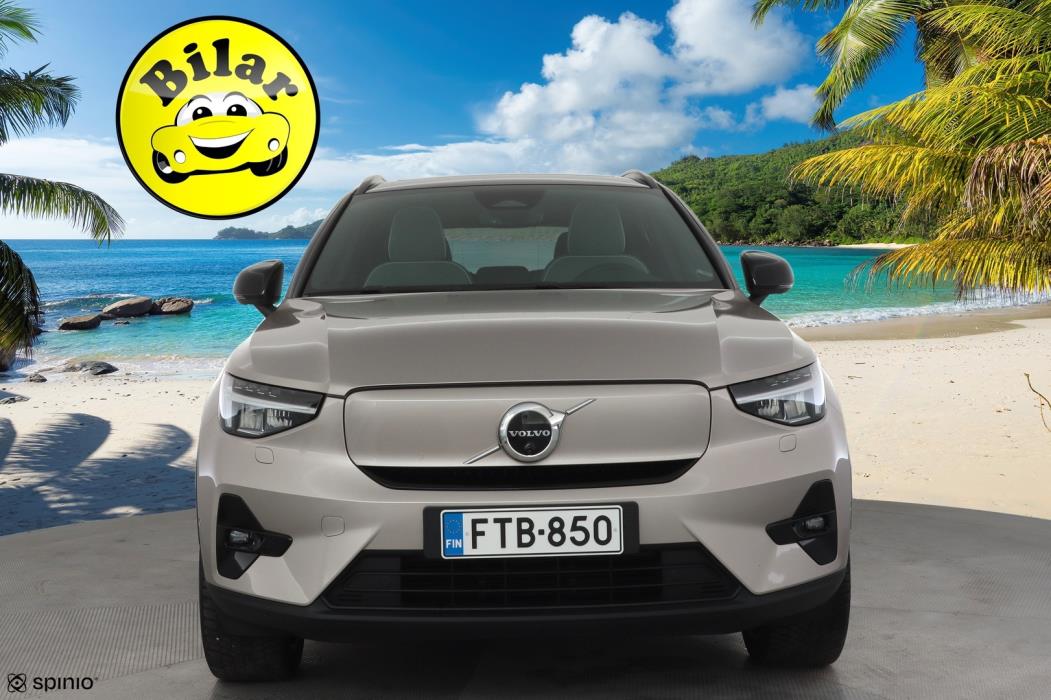 VOLVO XC40 2023