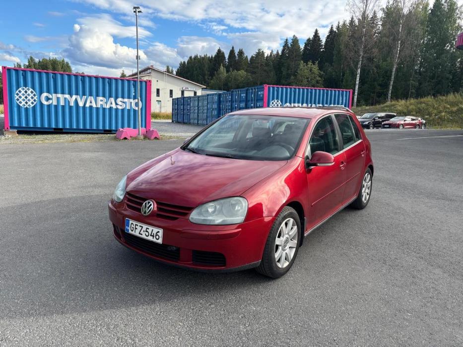 VOLKSWAGEN Golf 2004