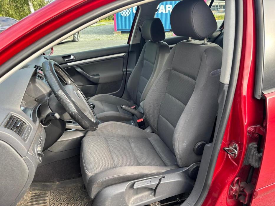VOLKSWAGEN Golf 2004
