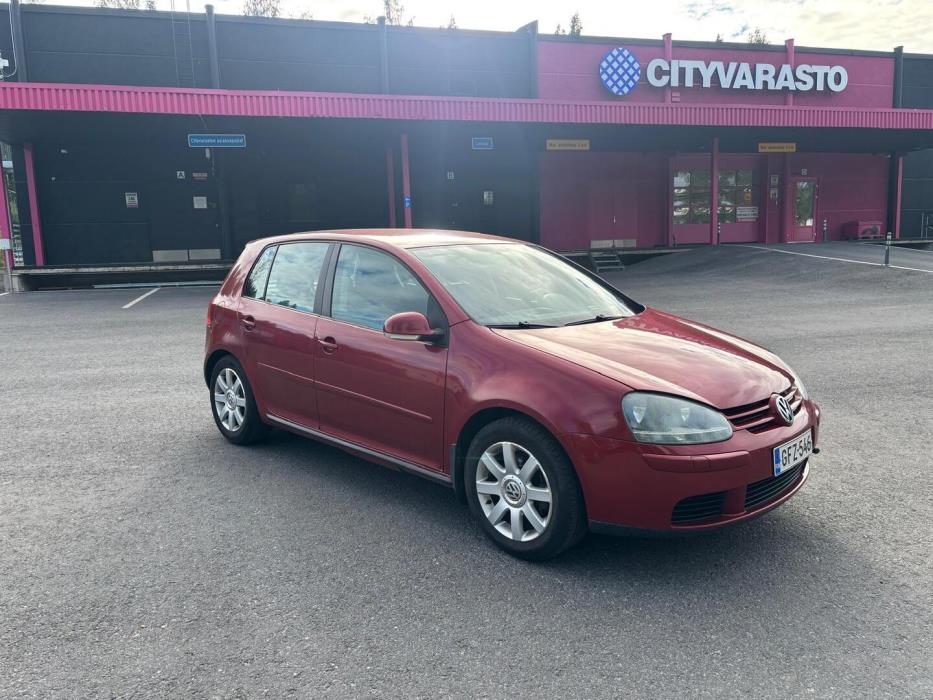 VOLKSWAGEN Golf 2004