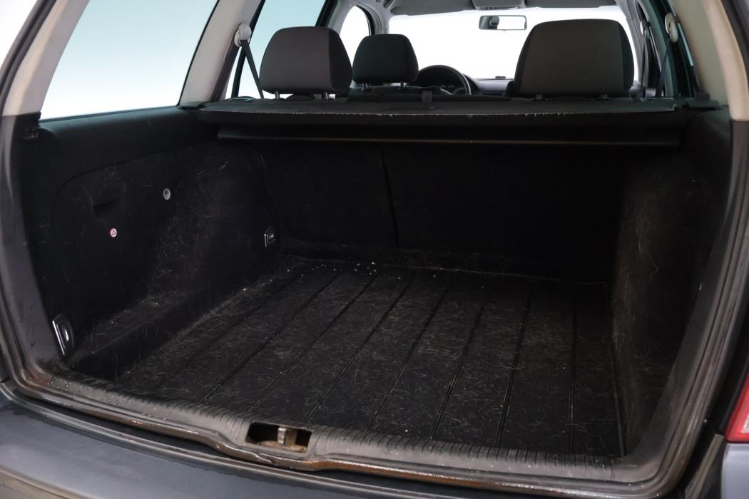 VOLKSWAGEN Golf 2003