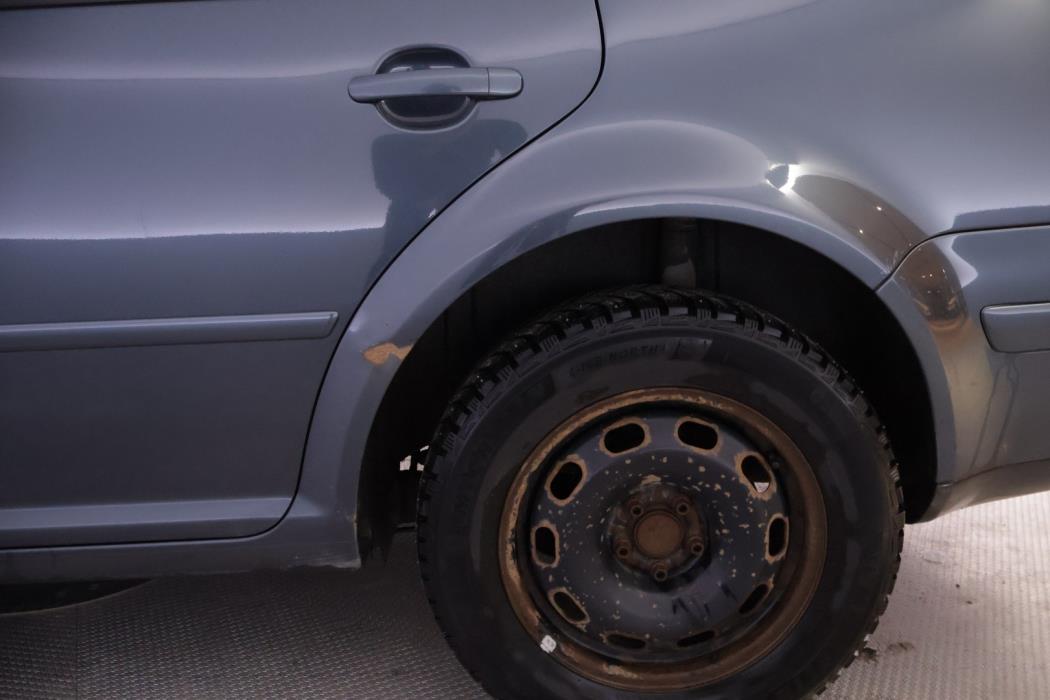 VOLKSWAGEN Golf 2003