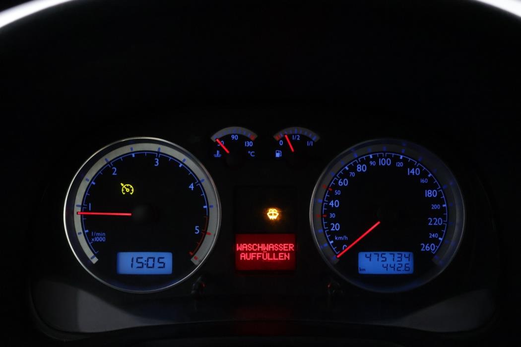 VOLKSWAGEN Golf 2003