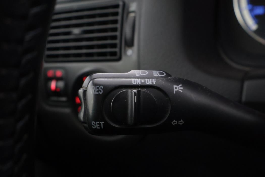 VOLKSWAGEN Golf 2003