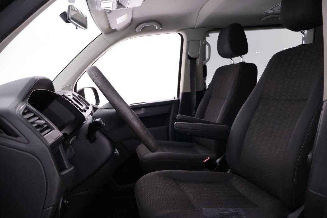 VOLKSWAGEN Caravelle 2016