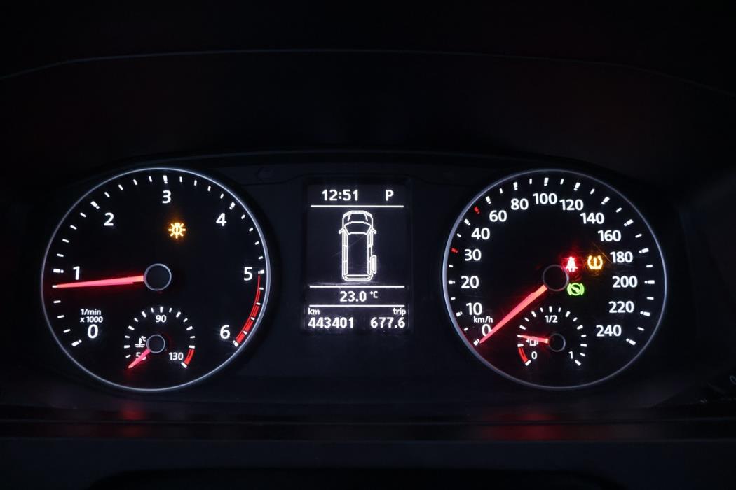 VOLKSWAGEN Caravelle 2016