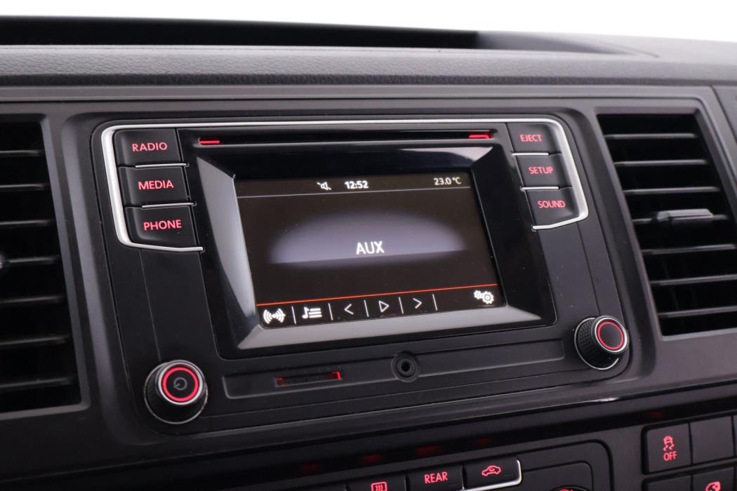 VOLKSWAGEN Caravelle 2016