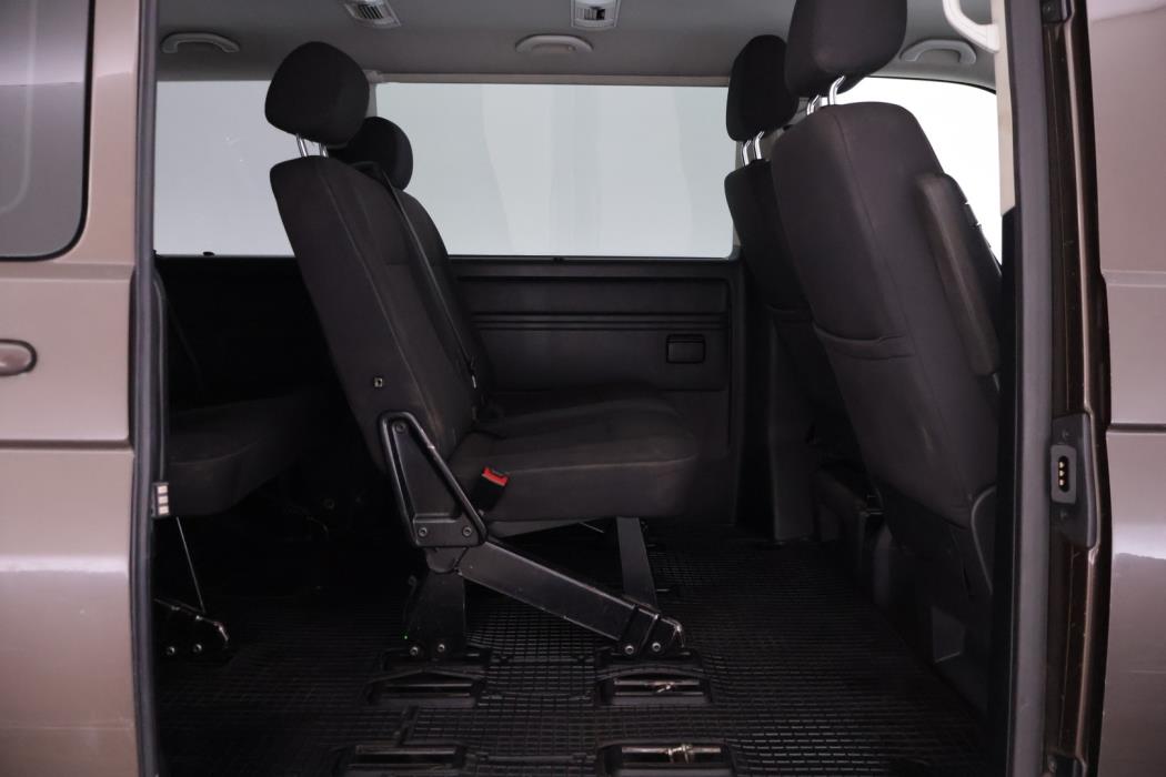 VOLKSWAGEN Caravelle 2016