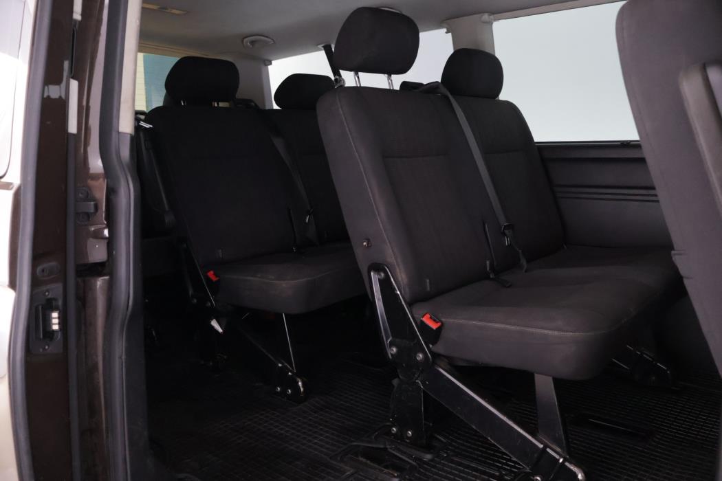 VOLKSWAGEN Caravelle 2016