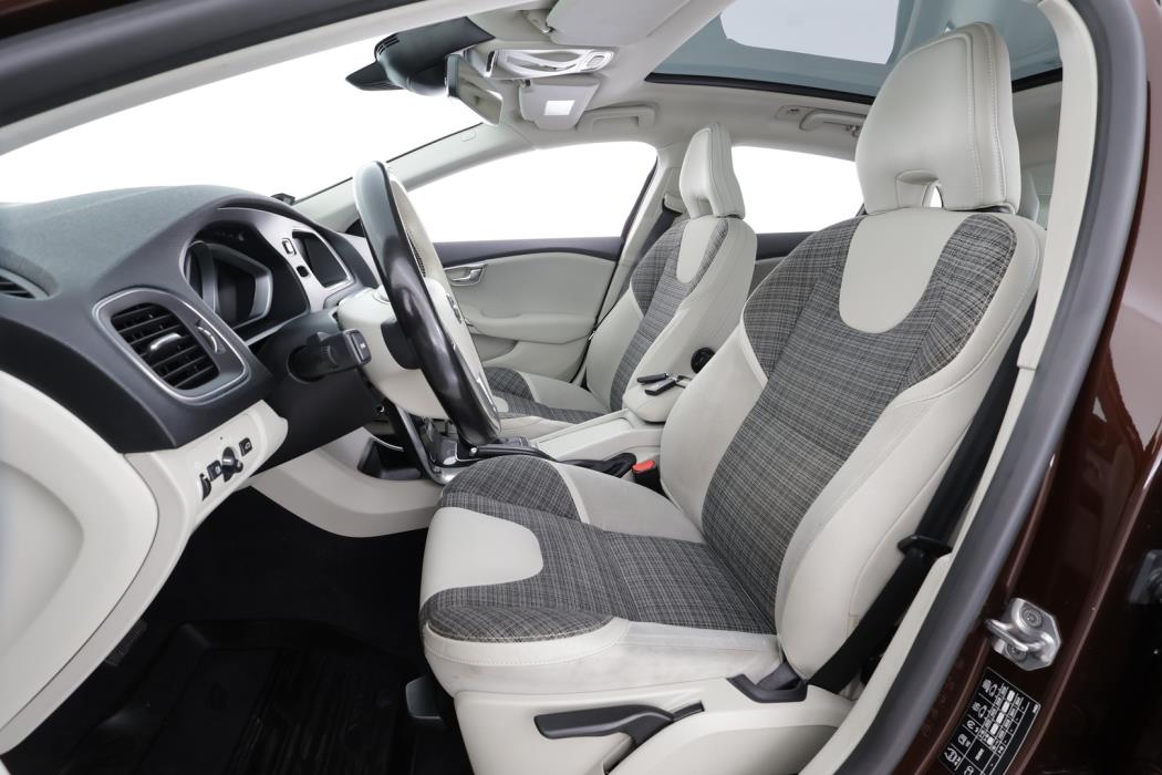 VOLVO V40 Cross Country 2017