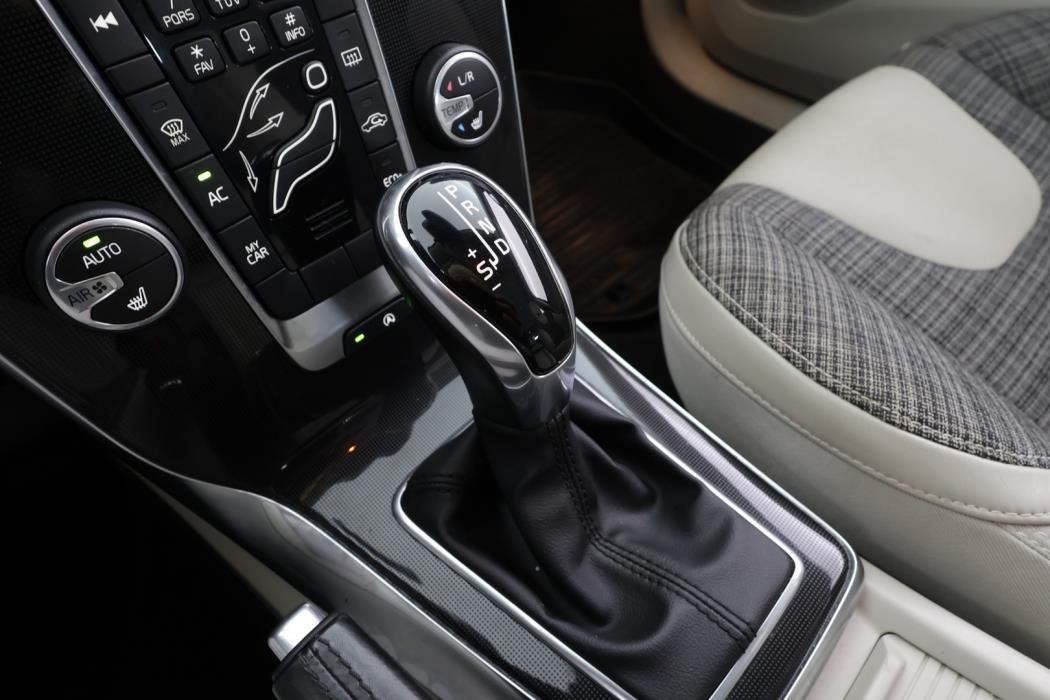 VOLVO V40 Cross Country 2017