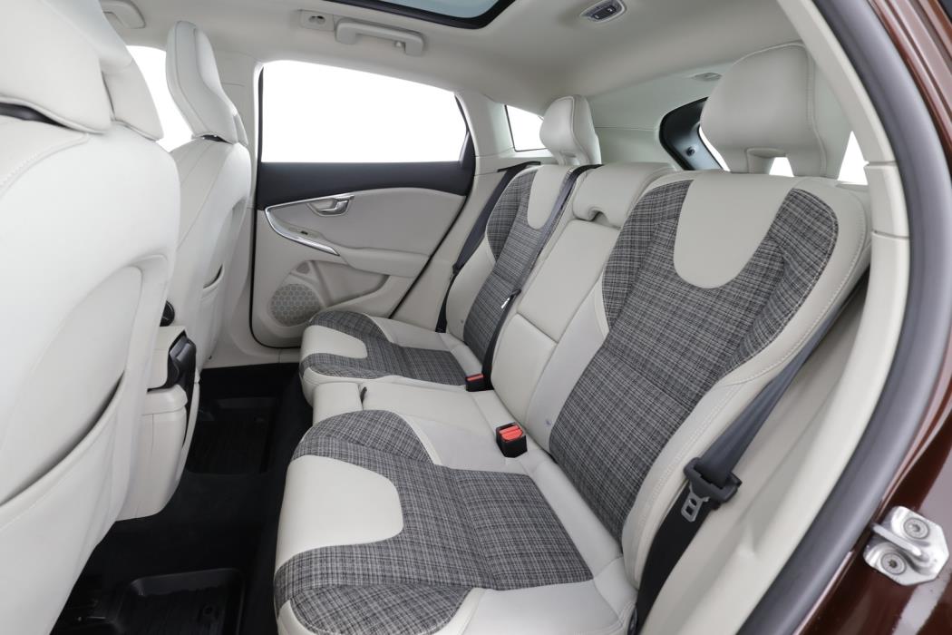 VOLVO V40 Cross Country 2017