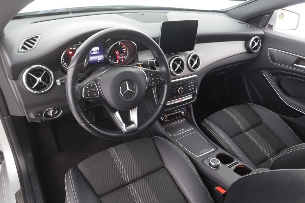 MERCEDES-BENZ CLA 2019