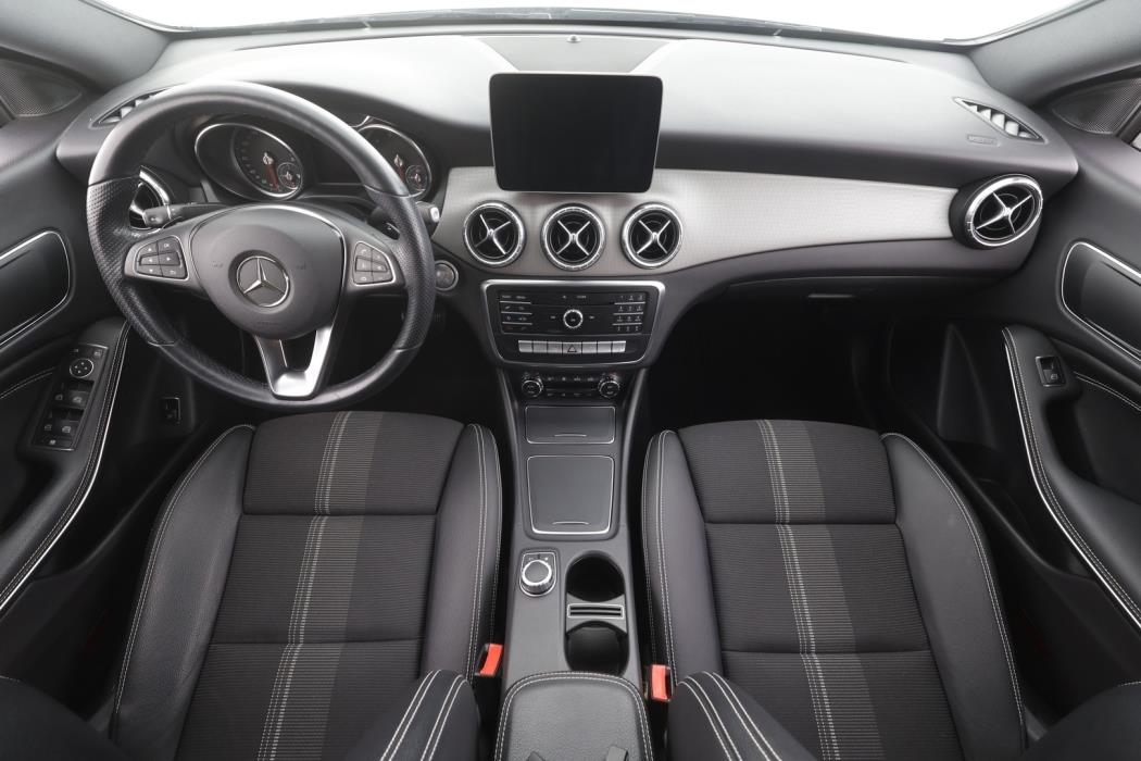 MERCEDES-BENZ CLA 2019
