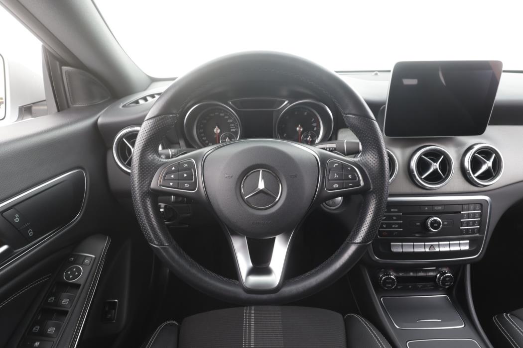 MERCEDES-BENZ CLA 2019