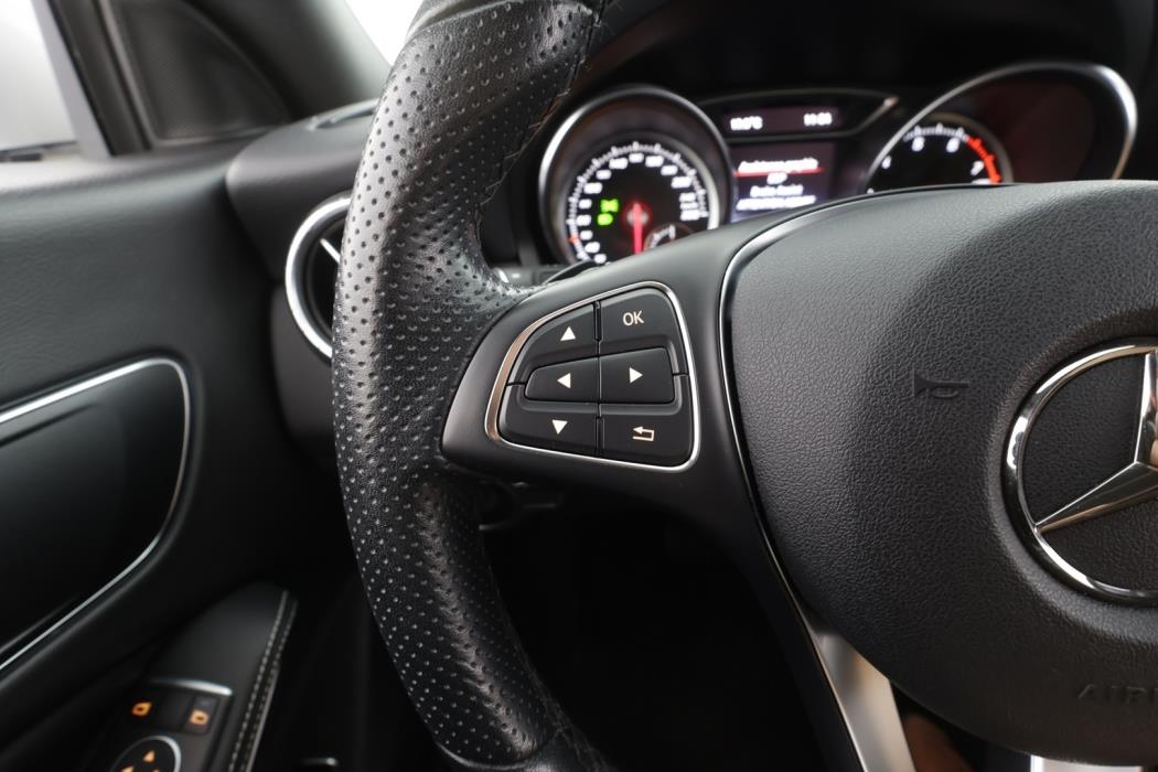 MERCEDES-BENZ CLA 2019