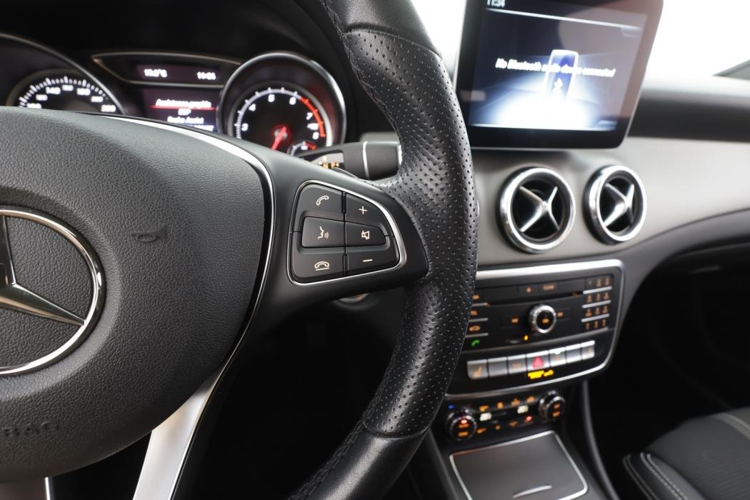 MERCEDES-BENZ CLA 2019