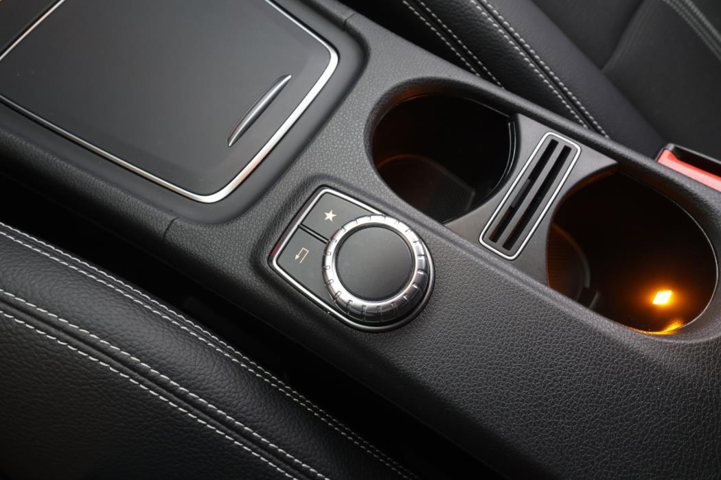 MERCEDES-BENZ CLA 2019
