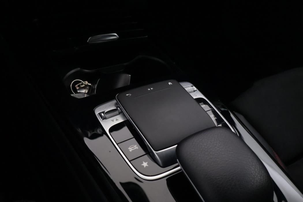 MERCEDES-BENZ CLA 2020