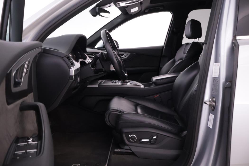 AUDI Q7 2017