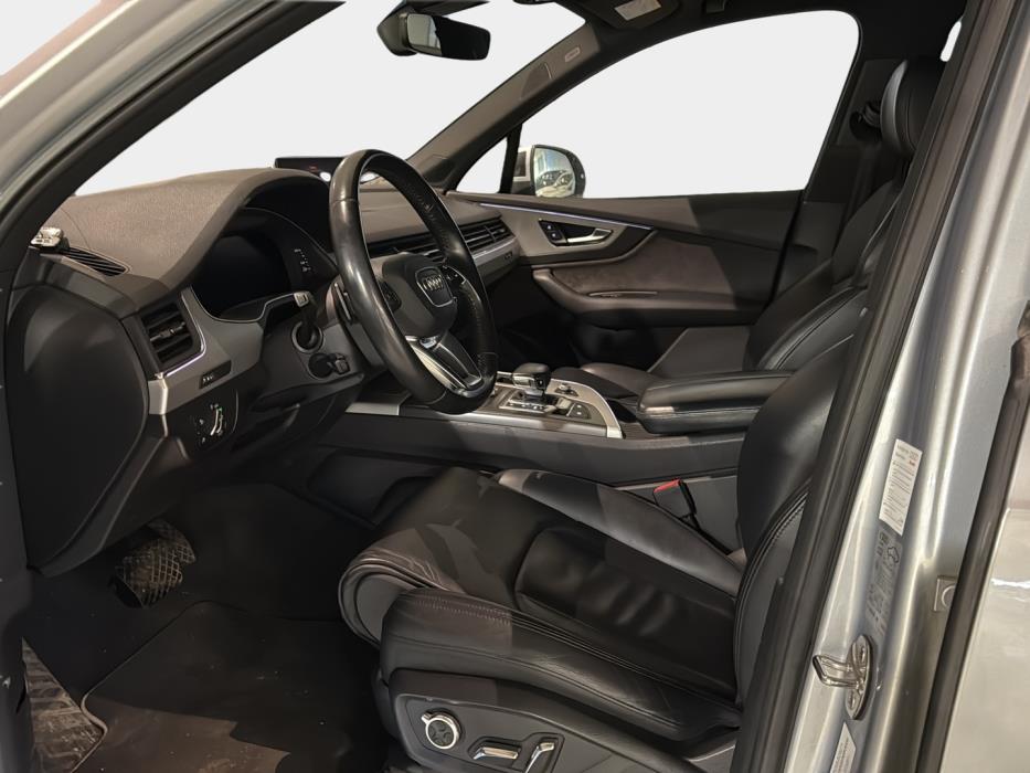AUDI Q7 2016