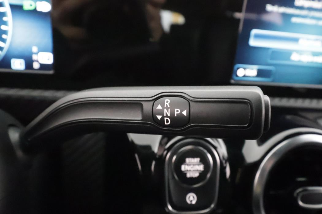 MERCEDES-BENZ A 2021