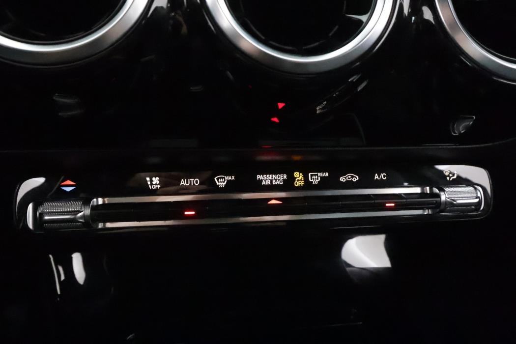 MERCEDES-BENZ A 2021