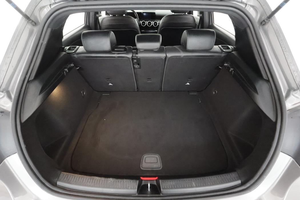 MERCEDES-BENZ A 2021