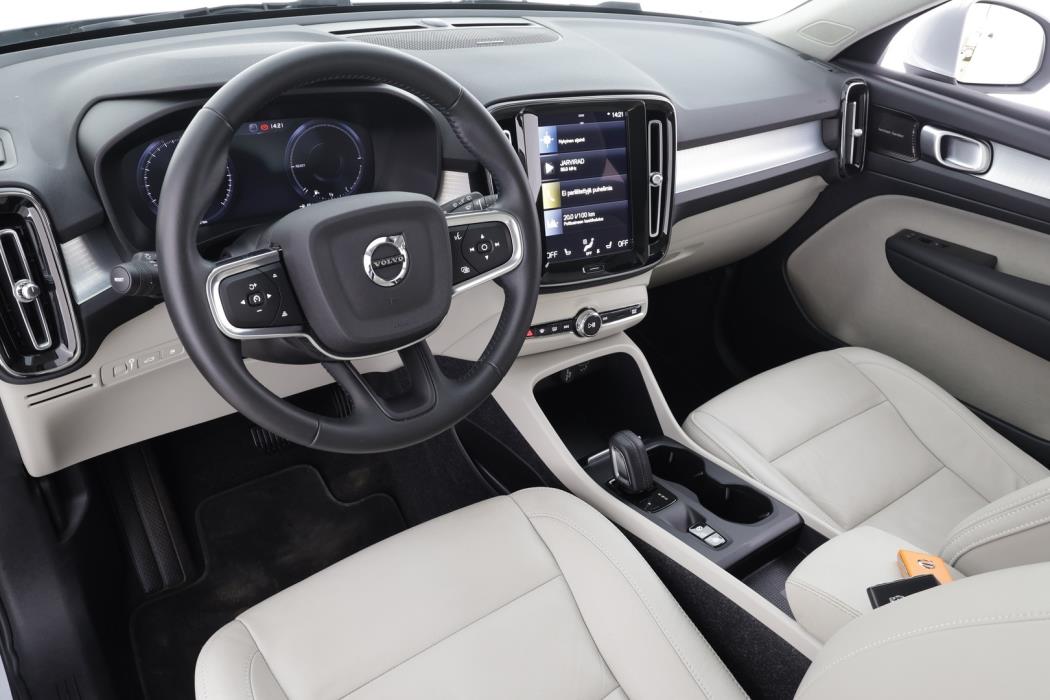 VOLVO XC40 2021