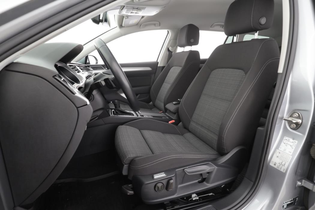 VOLKSWAGEN Passat 2021