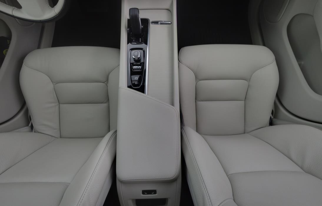 VOLVO V60 2021