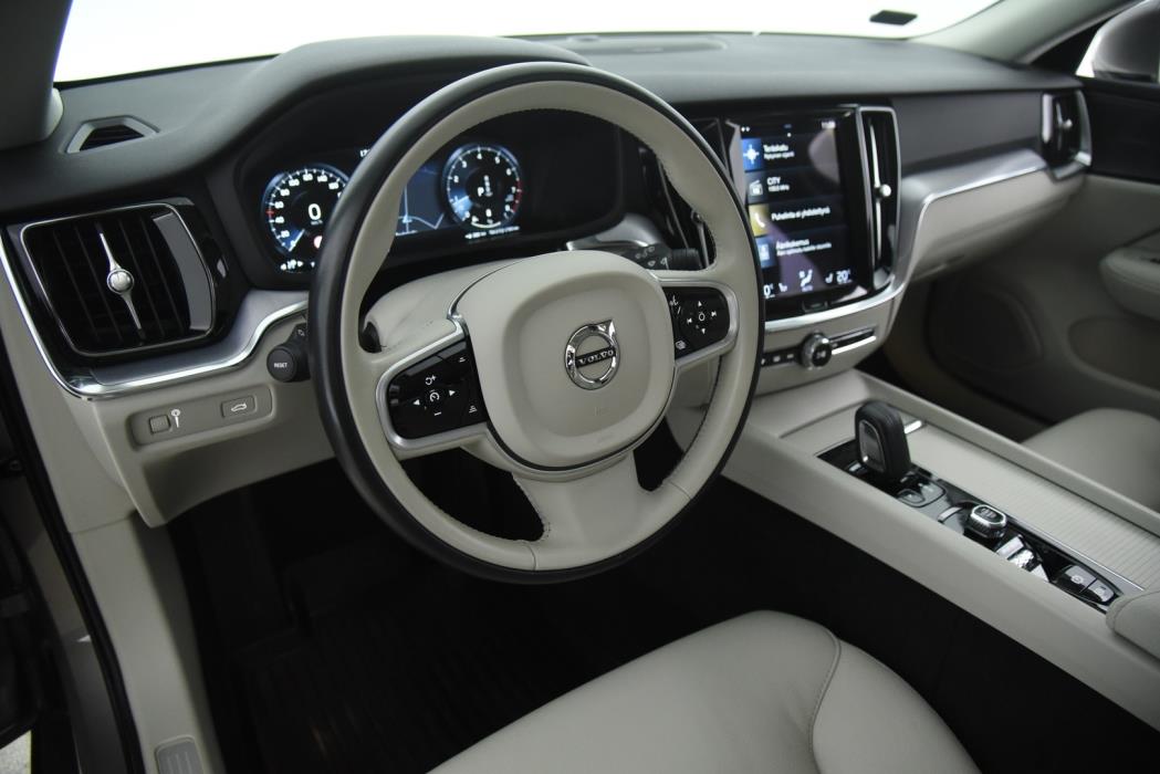 VOLVO V60 2021