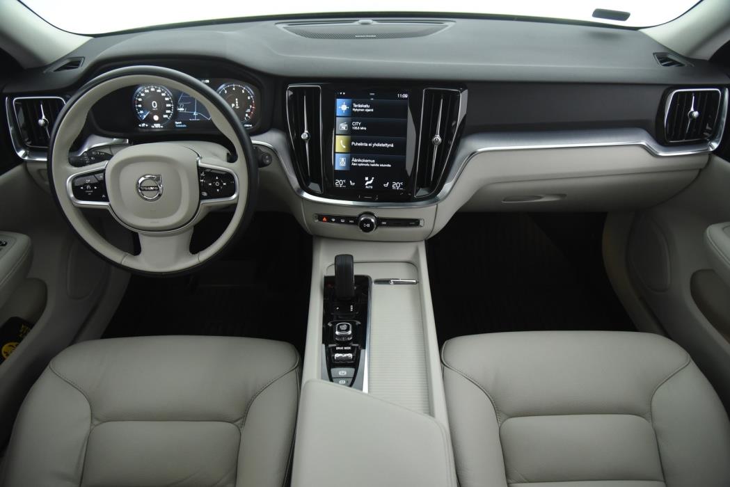 VOLVO V60 2021
