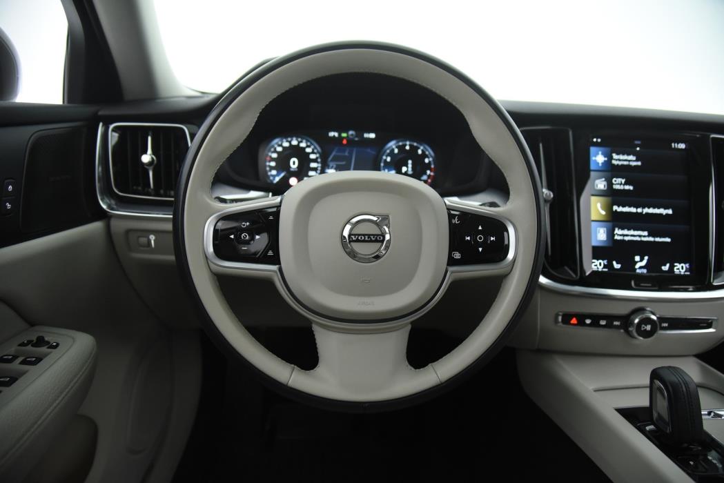 VOLVO V60 2021