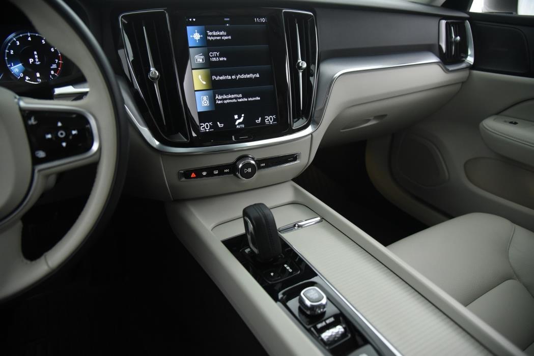 VOLVO V60 2021